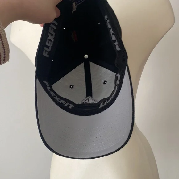 Volcom Cap - Picture 4 of 4